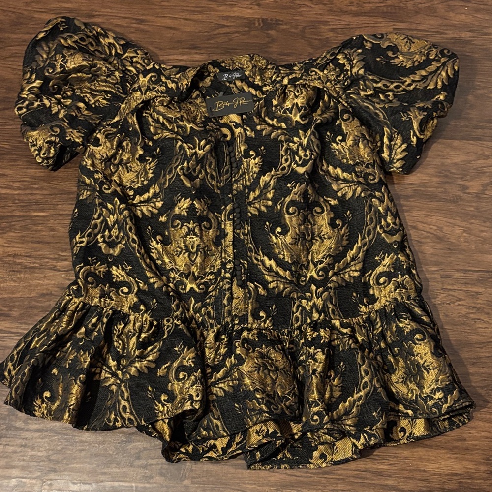 Boutique J Renee and Black and Gold Baroque Puff Sleeve dress